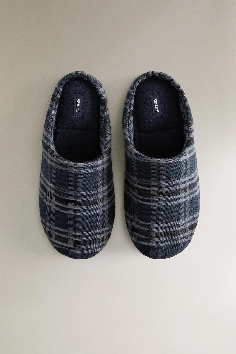 CHECK MULE SLIPPERS