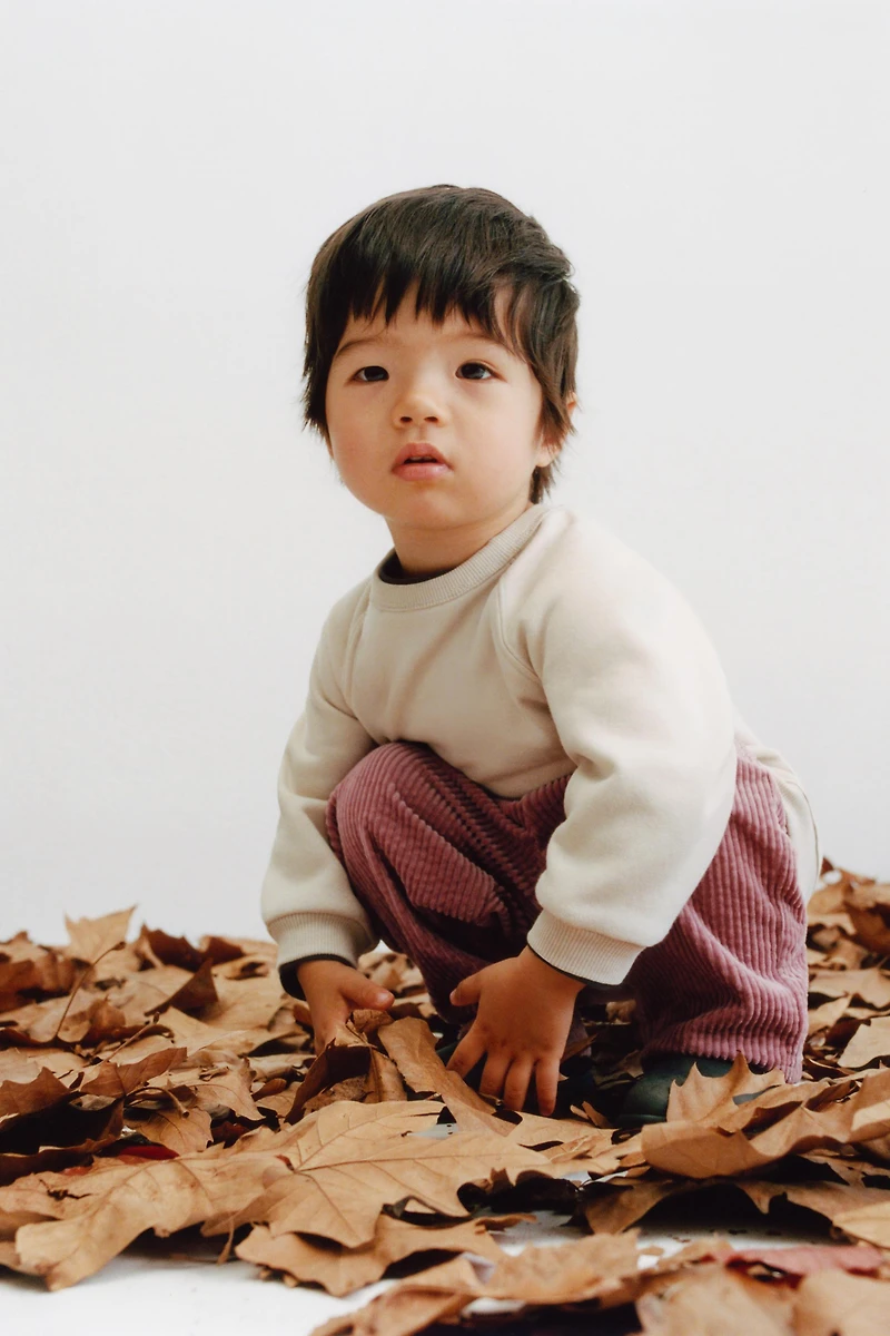 SWEATSHIRT AND JOGGER SET WITH BRUSHED INTERIOR