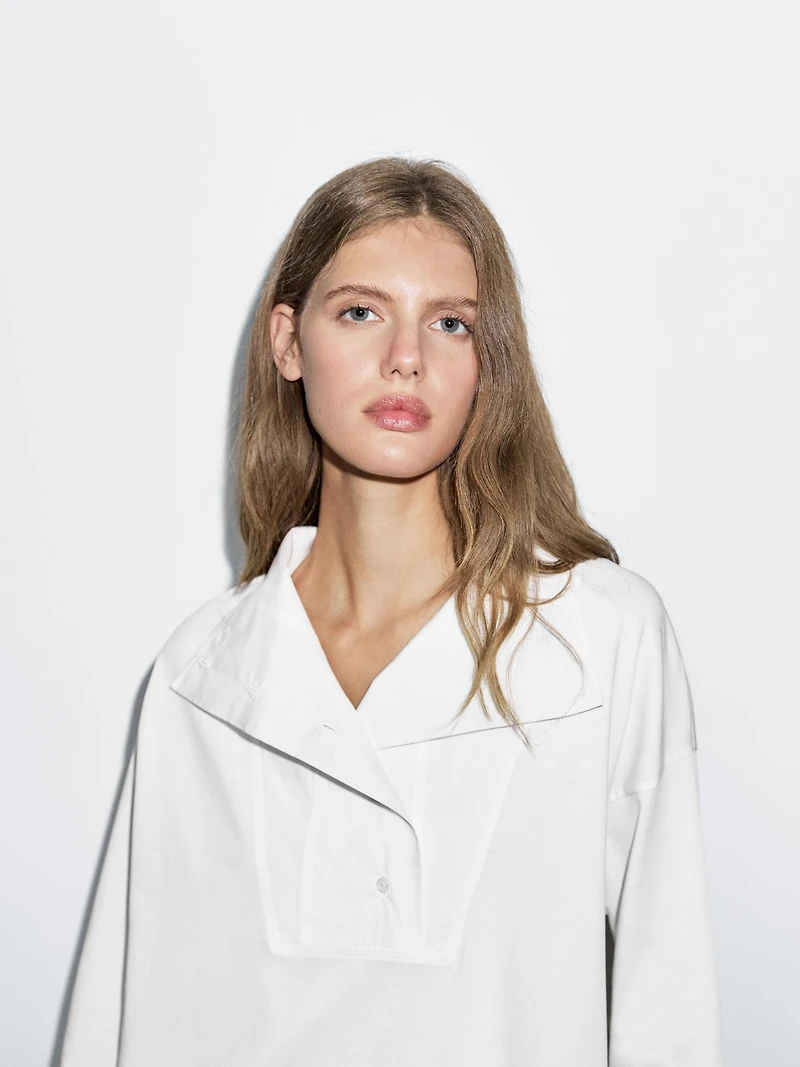 Funnel neck T-shirt