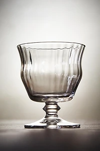 RAISED DESIGN WINE GLASS