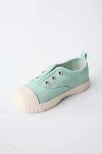 BASIC SNEAKERS