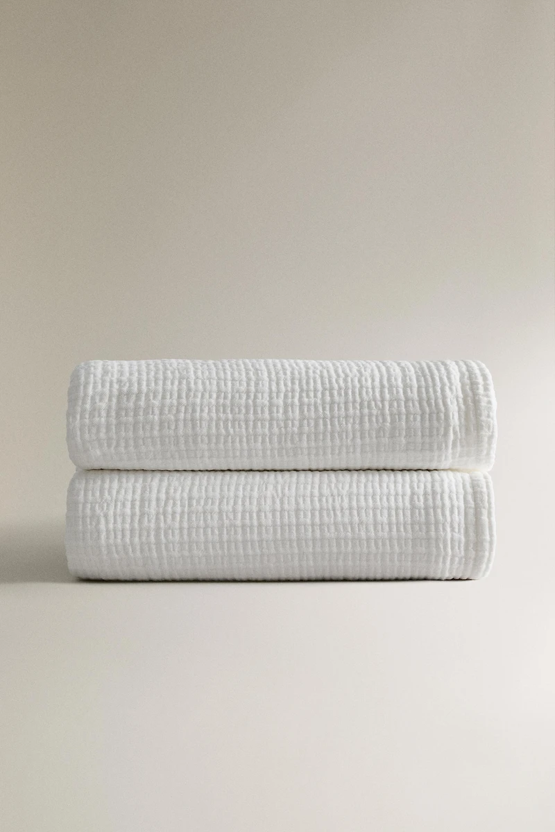 COUVRE-LIT TEXTURE GAZE