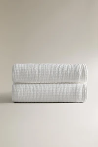 COUVRE-LIT TEXTURE GAZE