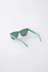 LUNETTES DE SOLEIL CARRÉES EN PLASTIQUE