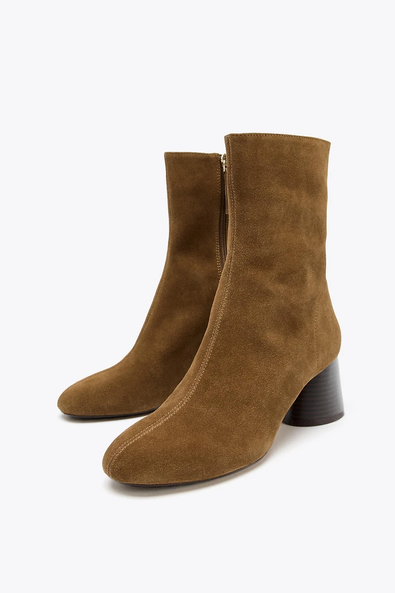 SPLIT LEATHER WIDE HEELED ANKLE BOOTS