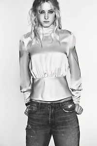 CHEMISE SATINÉE AVEC LAÇAGE AU DOS