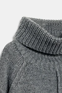 OVERSIZED HIGH NECK KNIT JUMPER