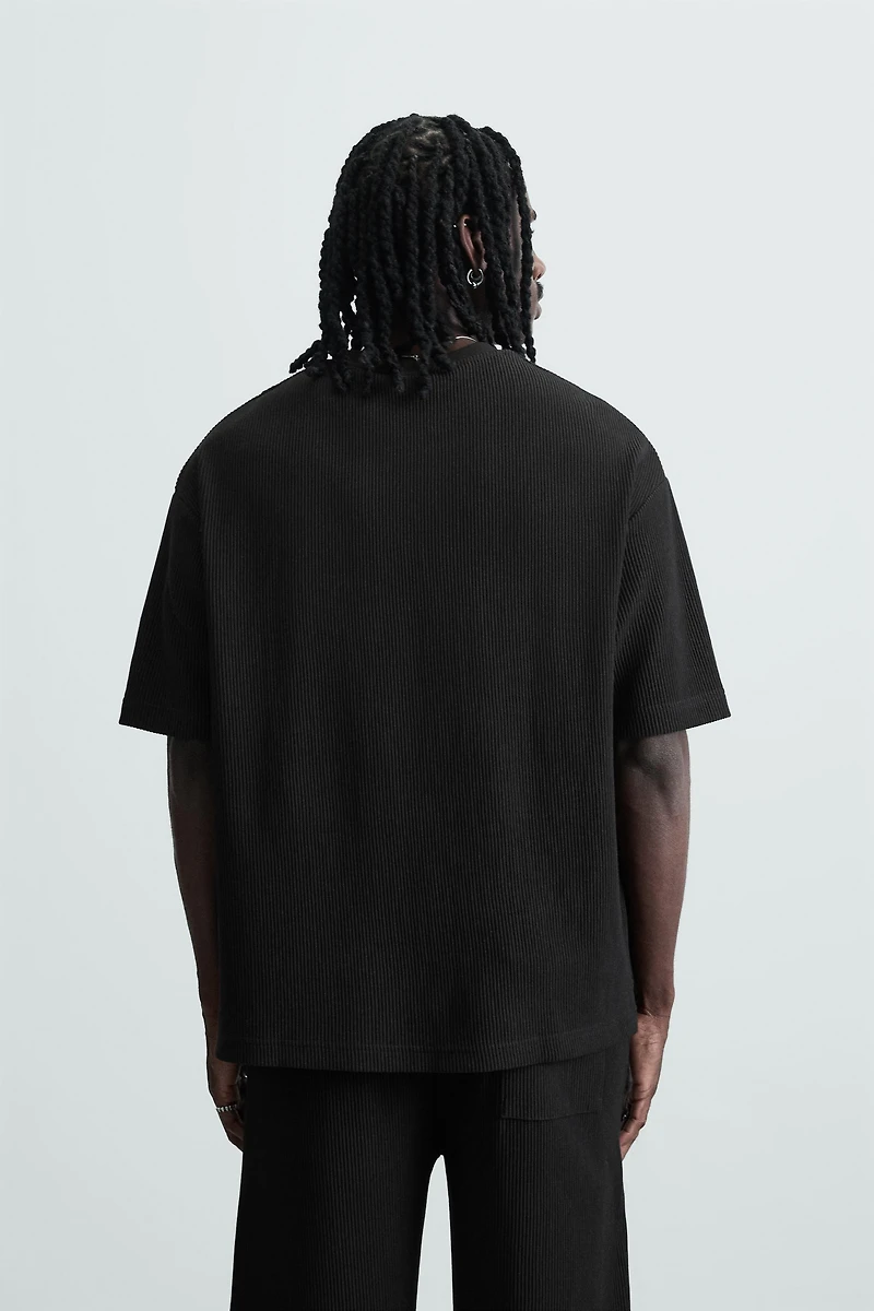 VERTICAL TEXTURED T-SHIRT