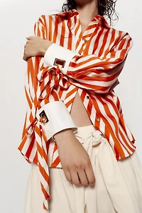 CHEMISE À RAYURES AVEC LACETS