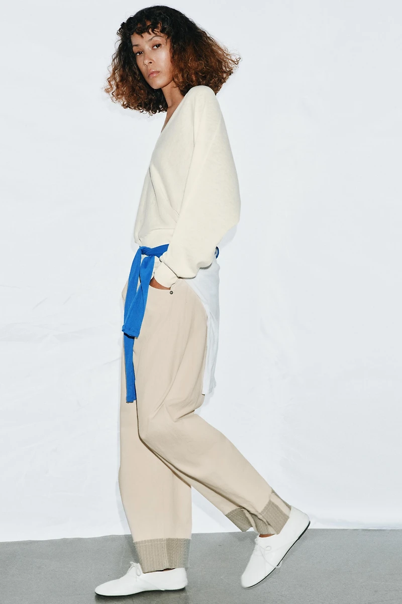 V-NECK KNIT JUMPER