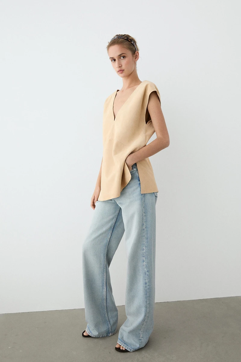 Suede leather sleeveless top