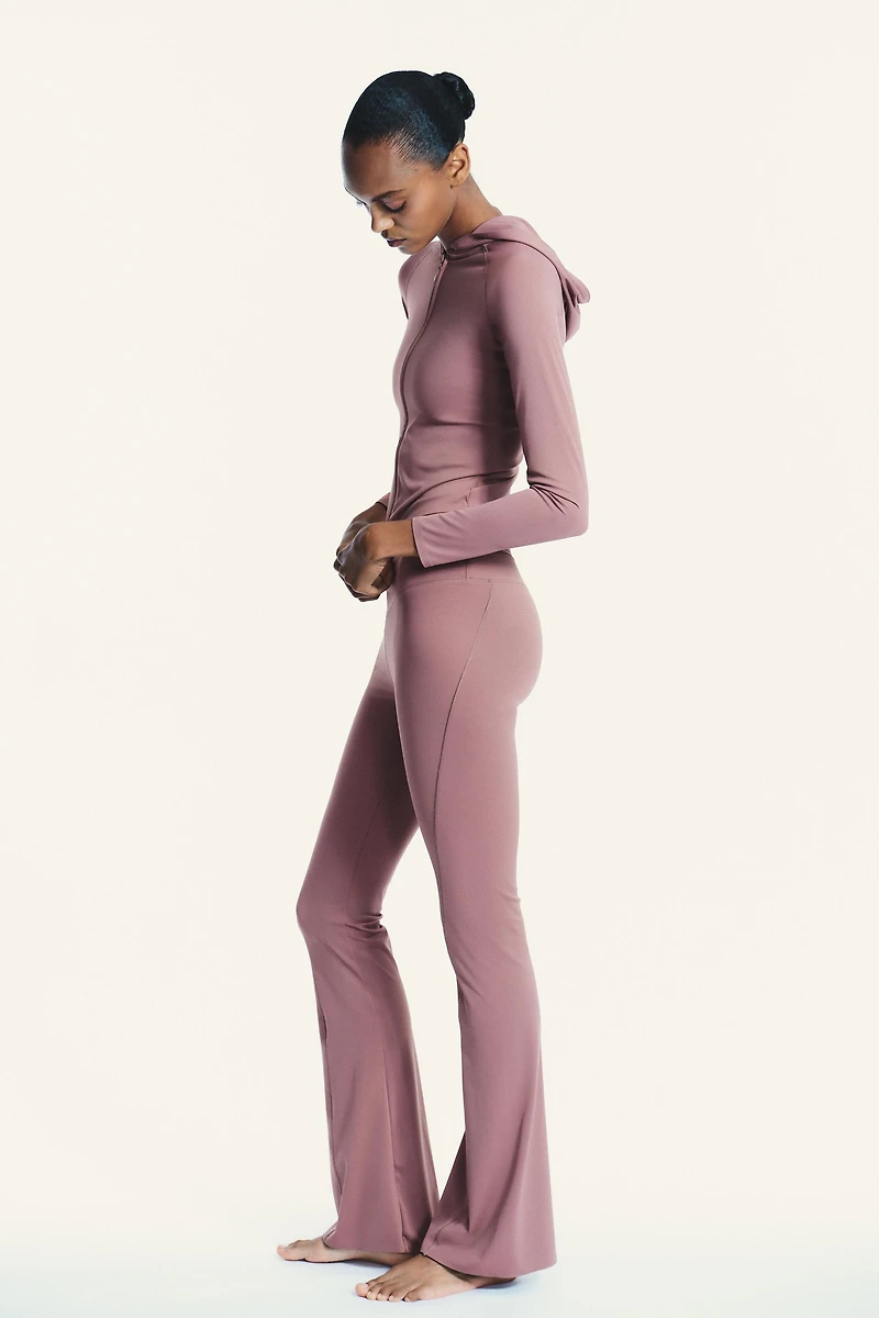 PANTALON FLARE SANS COUTURE EN POLYAMIDE