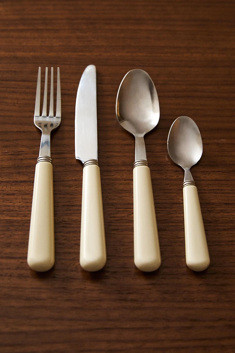 COLOURED HANDLE CUTLERY SET (SET OF 4)