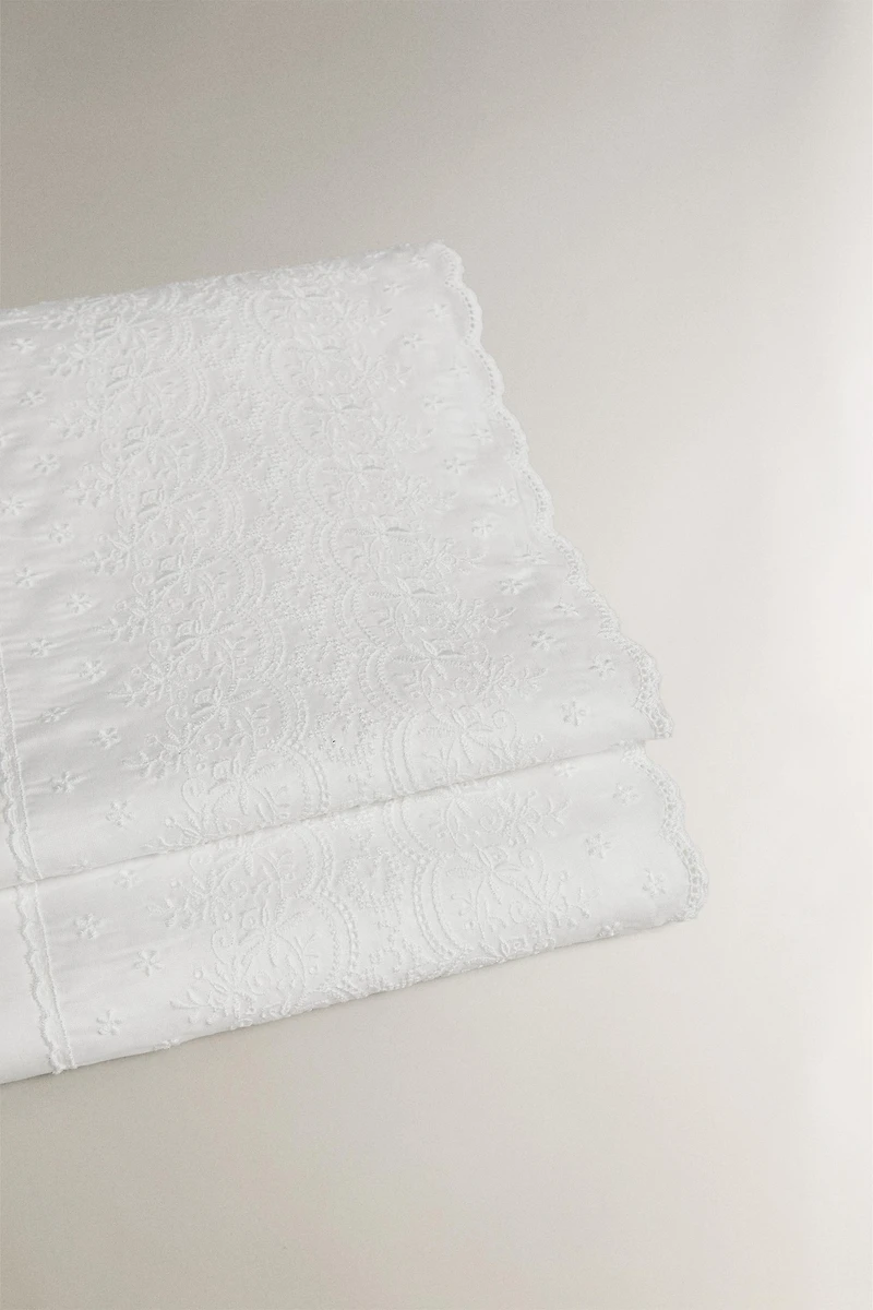 EMBROIDERED FLAT SHEET