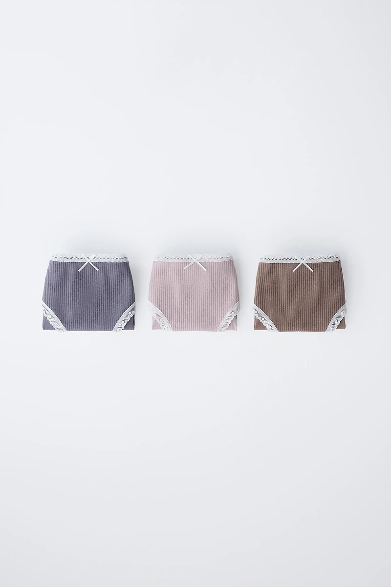 AGES 6-14 / THREE-PACK OF LACE UNDERWEAR