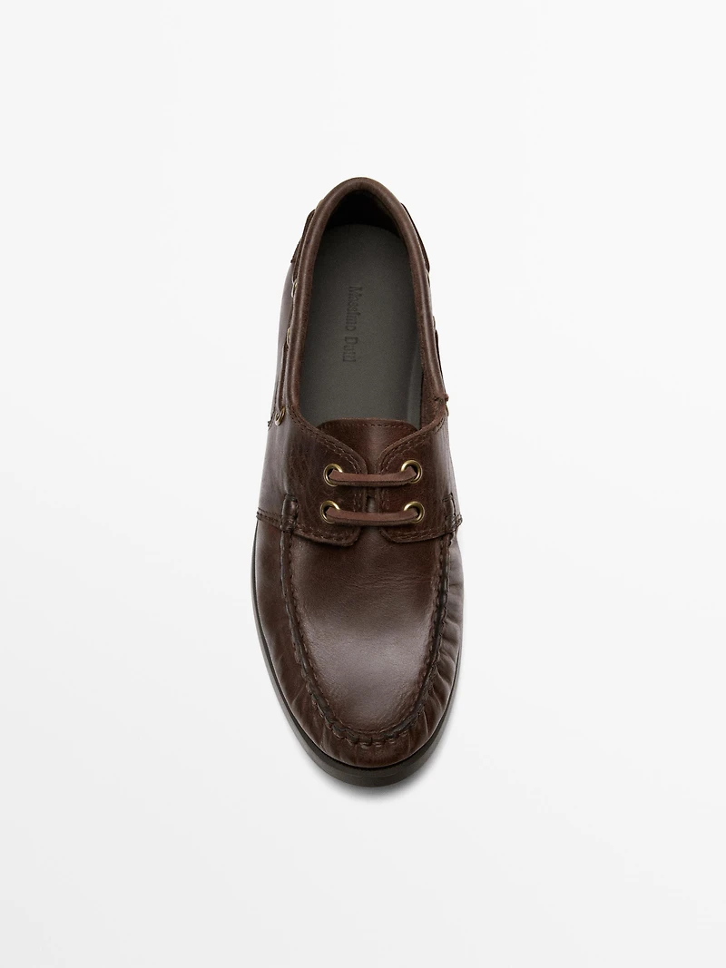 Oiled leather deck shoes