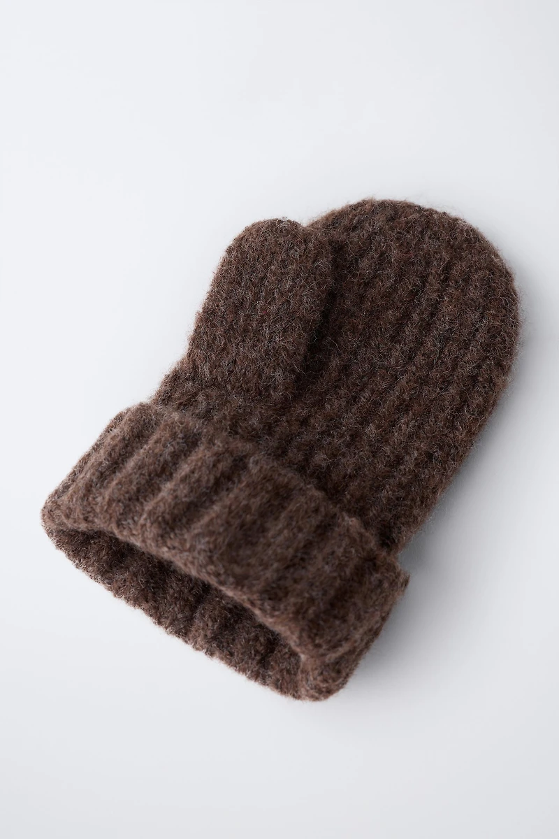 PLAIN KNIT MITTENS