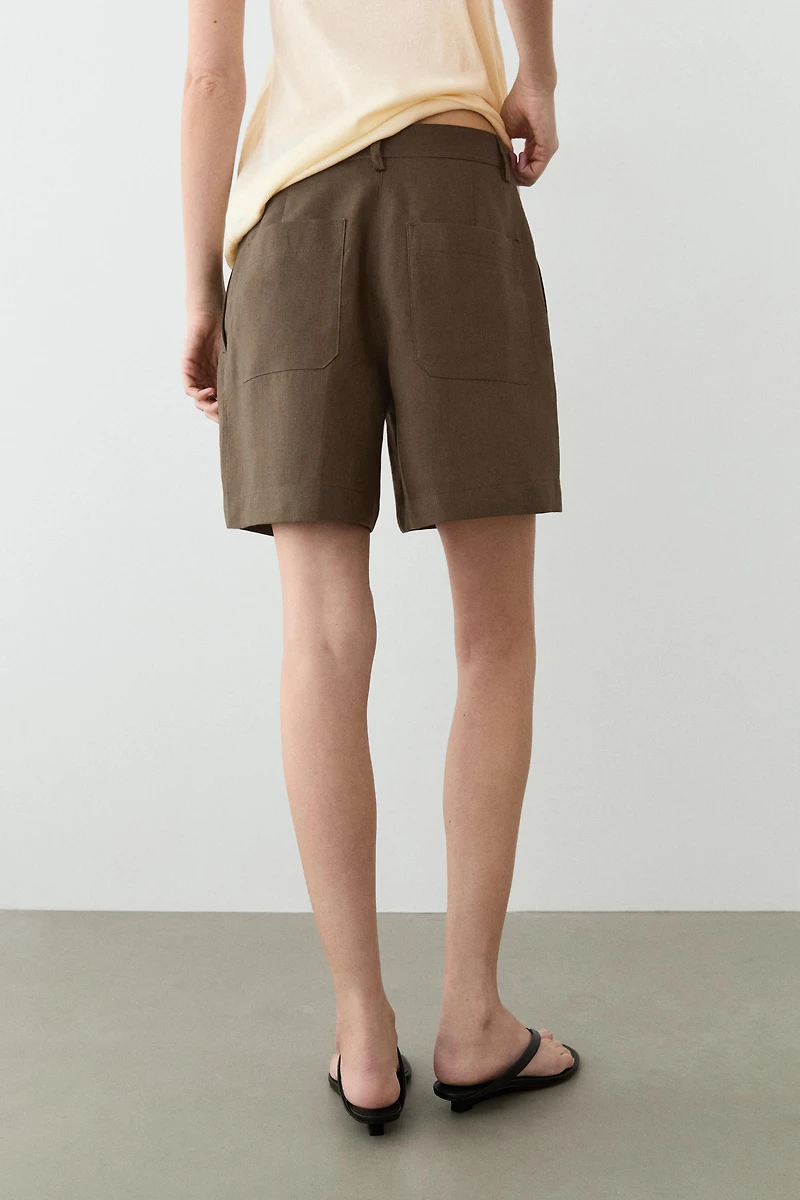 Pleated 100% linen shorts
