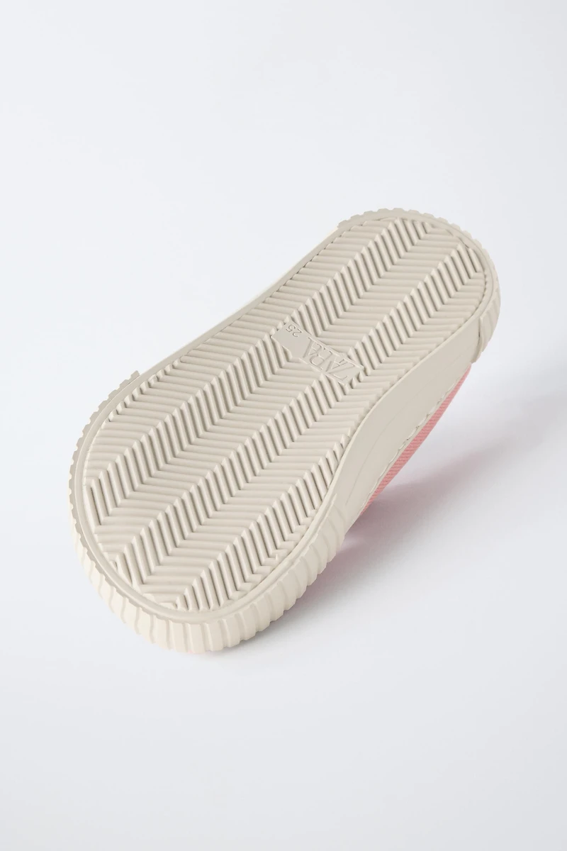BAREFOOT SNEAKERS