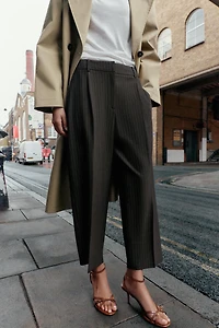 PLEATED TAPERED PANTS