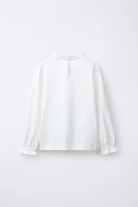 T-SHIRT ROMANTIQUE EN DENTELLE