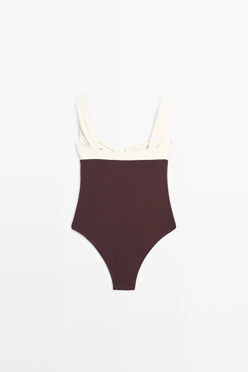 Maillot de bain froncé