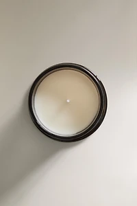 (140 G) CÈDRE ÉPICÉ SCENTED CANDLE