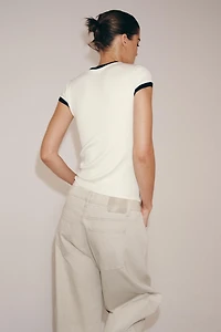 CONTRAST RIB T-SHIRT