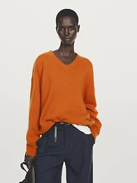 Cashmere V-neck knit sweater