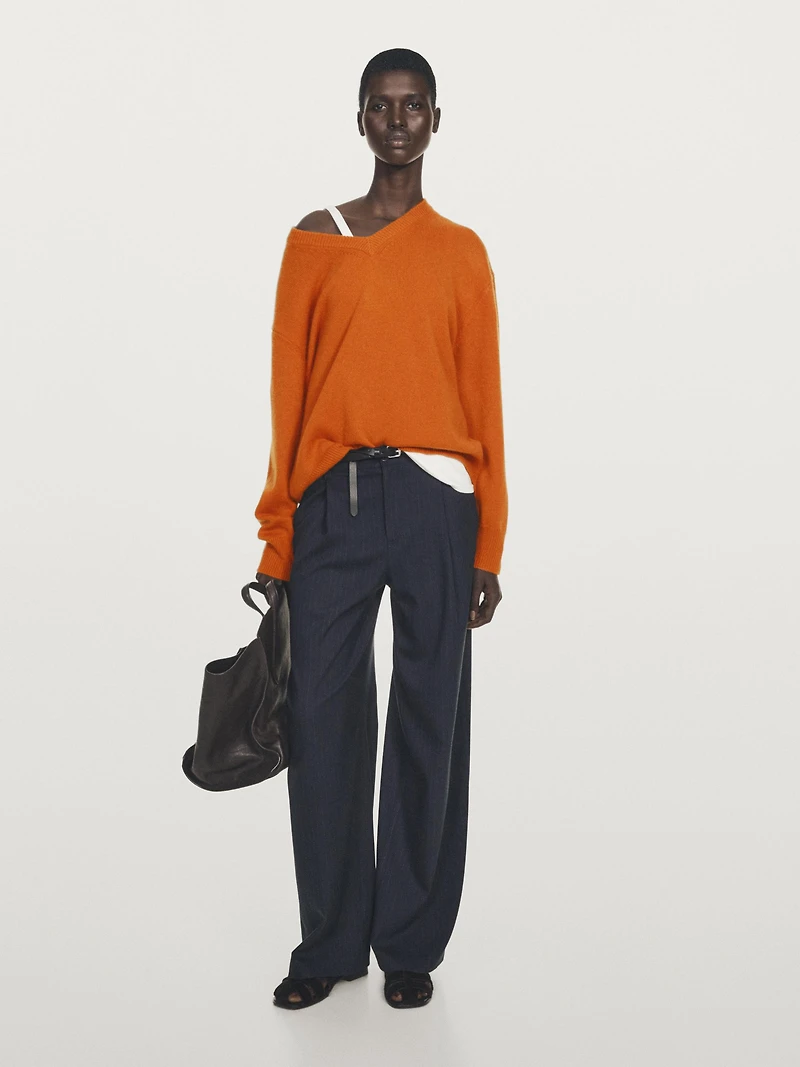 Cashmere V-neck knit sweater