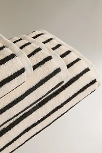 BATH TOWEL WITH COLORED STRIPES