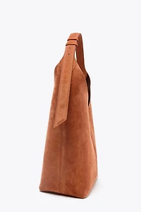 LEATHER MAXI BUCKET BAG WITH HANDLE DETAIL