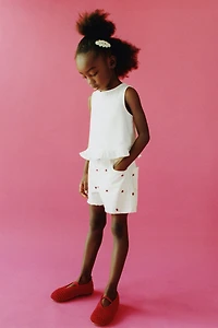 SHORT EN SERGÉ MOM FIT BRODERIES FRAISES CASA LAWA X ZARA KIDS