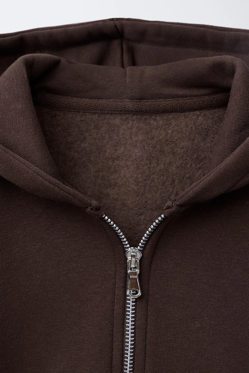 BASIC ZIP SWEATSHIRT