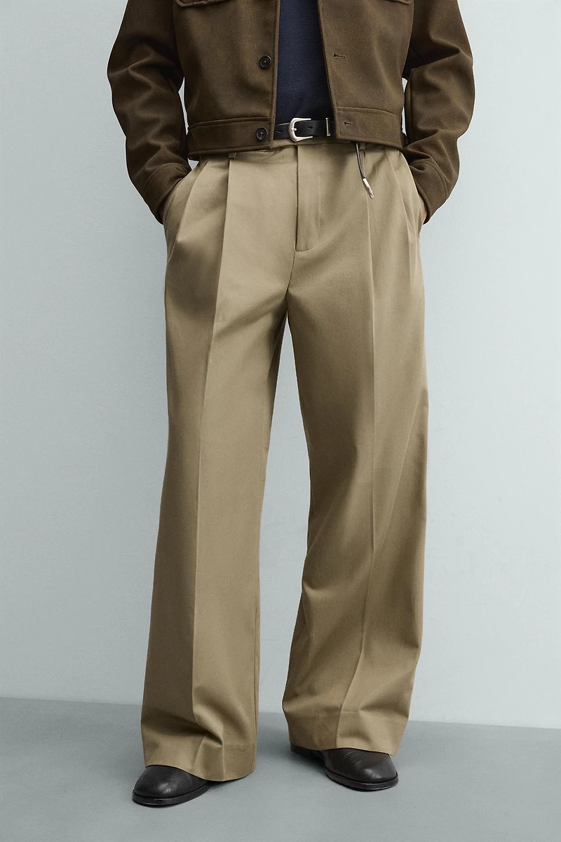PANTALON COUPE LARGE À PLIS