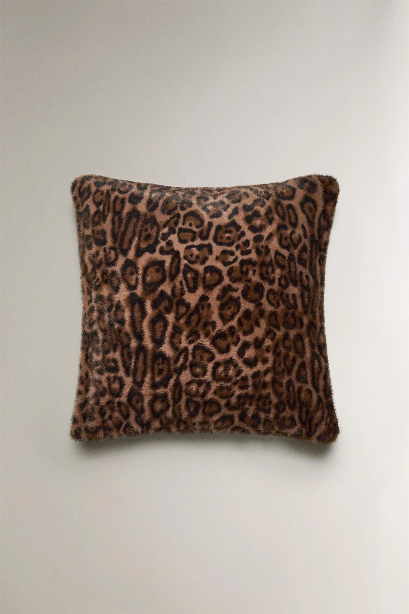 FAUX FUR AND ANIMAL PRINT THROW PILLOW COVER