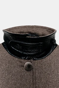 MANTEAU CAPE AVEC LAINE COL CONTRASTE