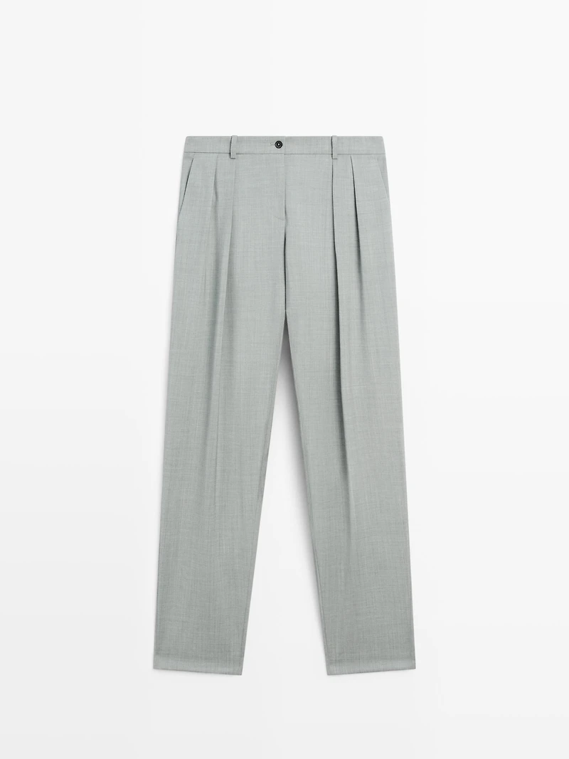 Flowing trousers with darts