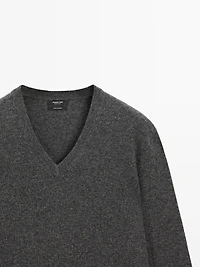 Knit 100% cashmere V-neck sweater