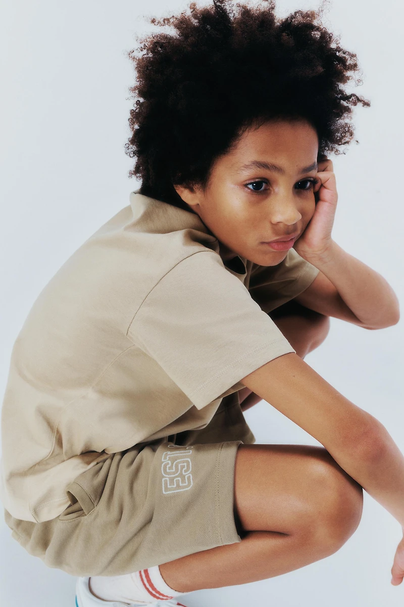 PLUSH JOGGING SHORTS