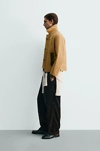 VESTE À BRANDEBOURGS ET COL EN CONTRASTE