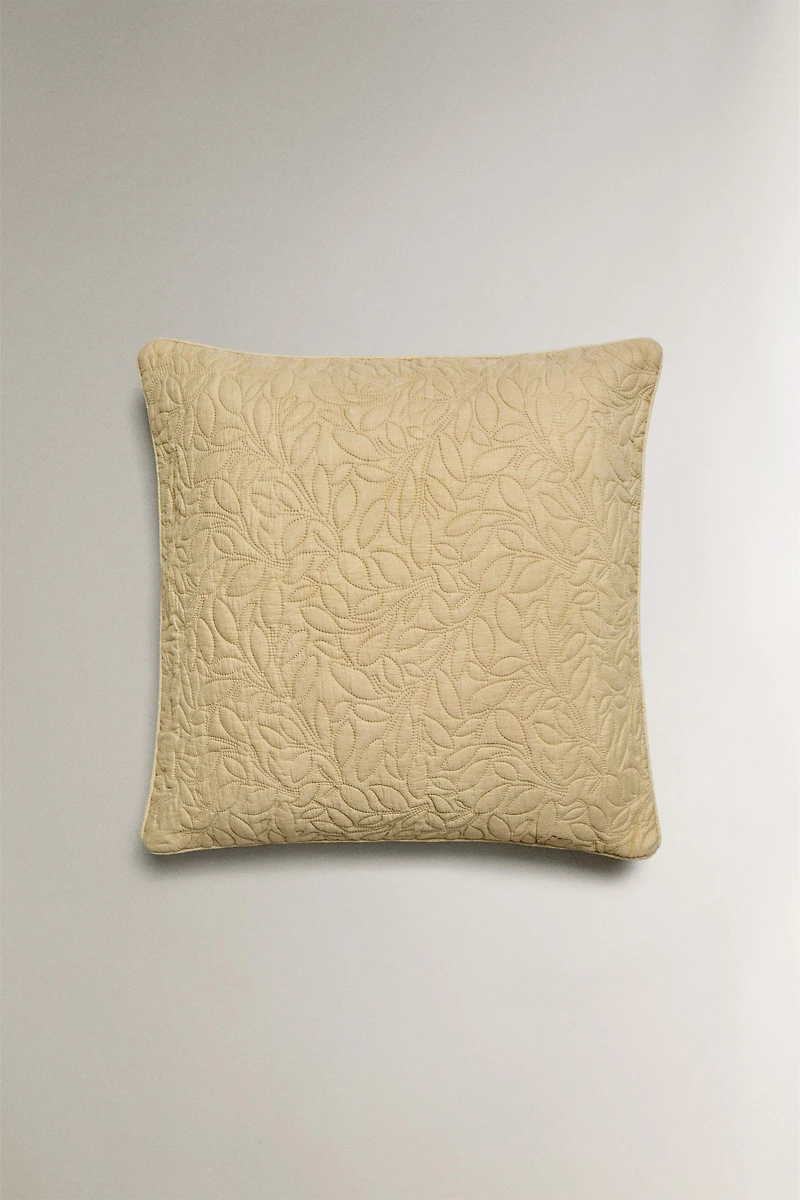 MICROFIBER PILLOW SHAM FOR QUILT WITH A LEAF DESIGN