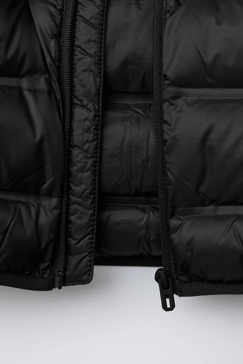 LIGHTWEIGHT WATER-REPELLENT HOODIE VEST