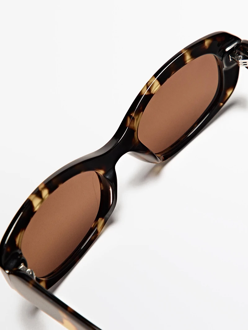 Oval sunglasses