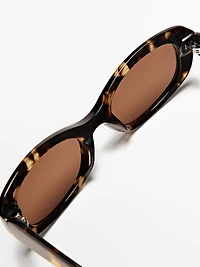 Oval sunglasses