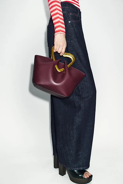METAL-HANDLE HANDBAG
