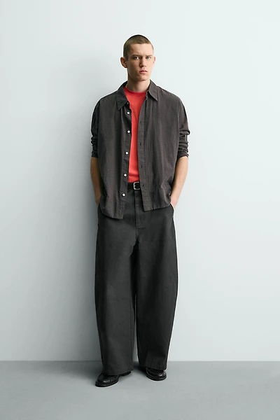 PANTALON RELAXED FIT AVEC COUTURE TOURNÉE