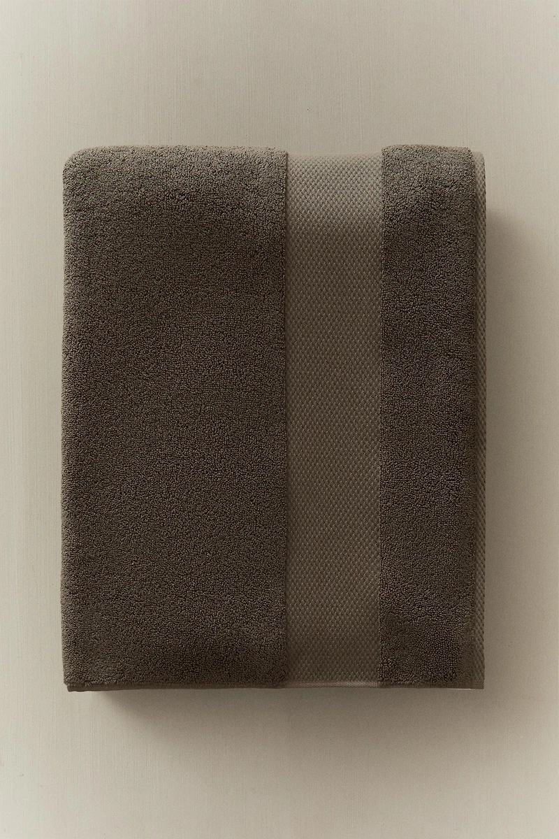 EXTRA SOFT BATH TOWEL (800 GXM²)
