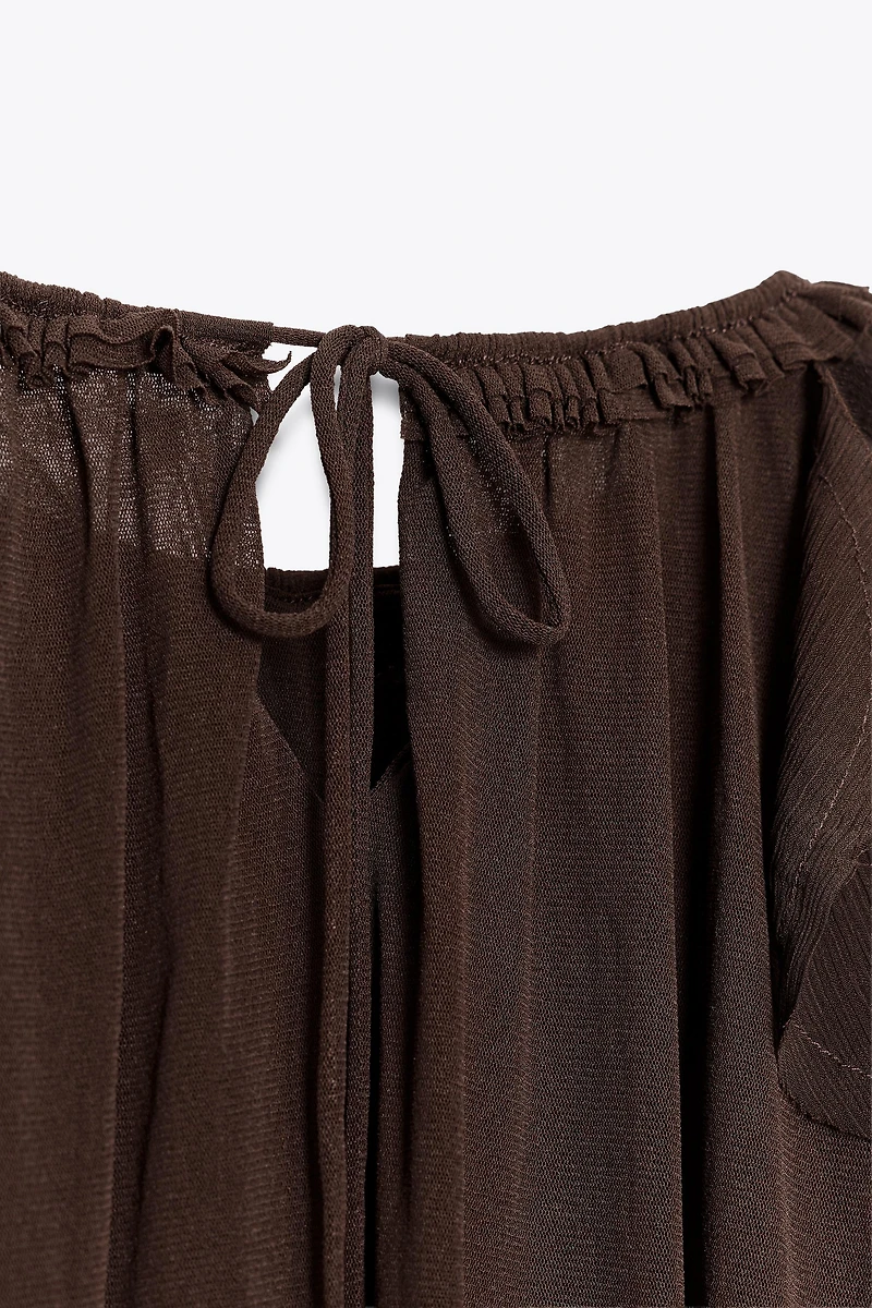 FLOWY RUFFLED BLOUSE