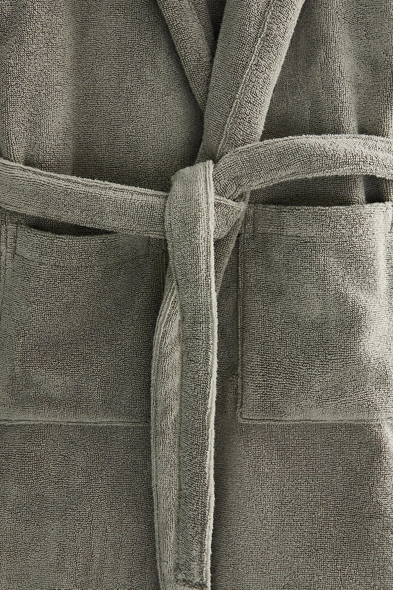 EXTRA SOFT HOODED BATHROBE (380 GXM²)